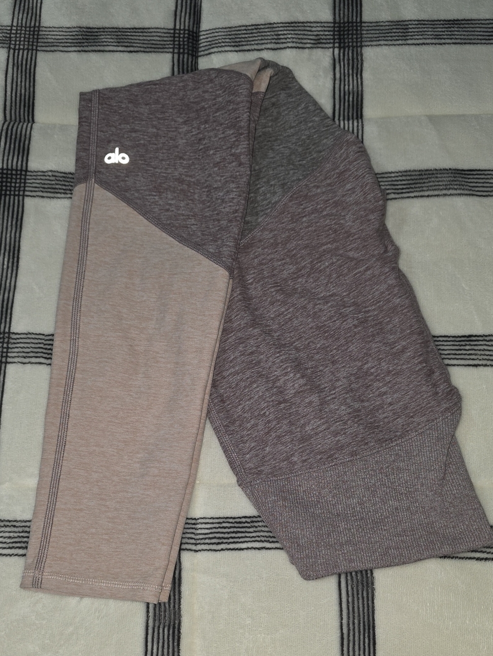 ALO Yoga Colorblock Mauve & Blush Leggings